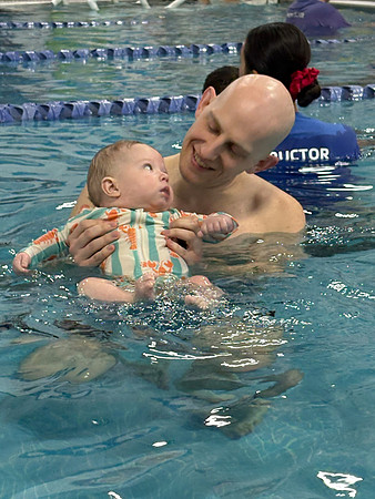 084