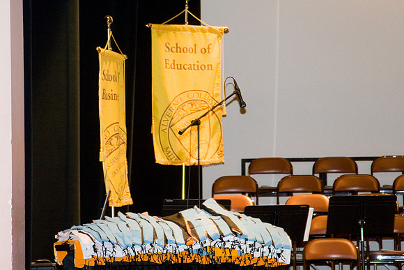 Nick_08_Grad_03